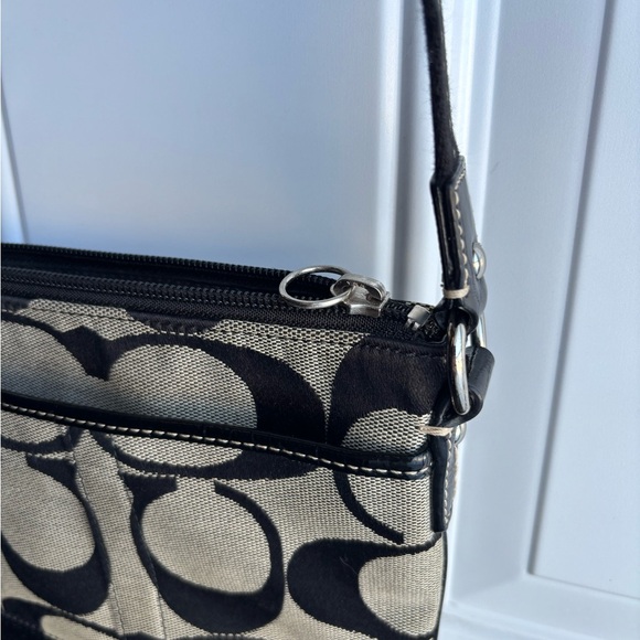 Coach Crossbody Bag - Picture 3 of 7